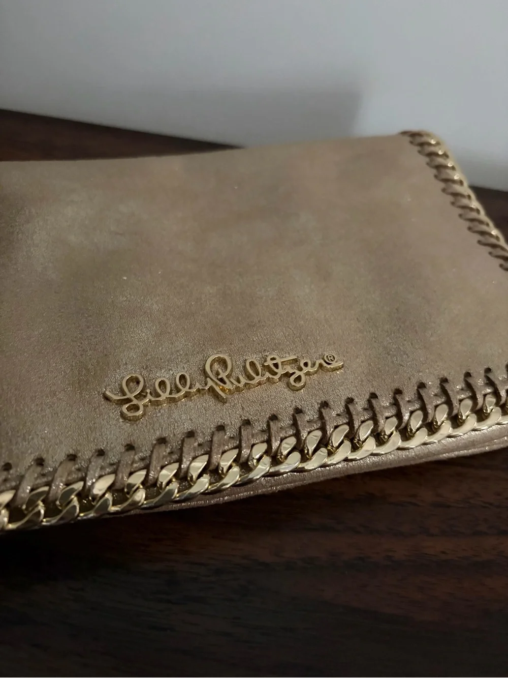 Lilly Pulitzer Gold Metallic Crush Clutch Chain Trim Bag - Picture 2 of 7